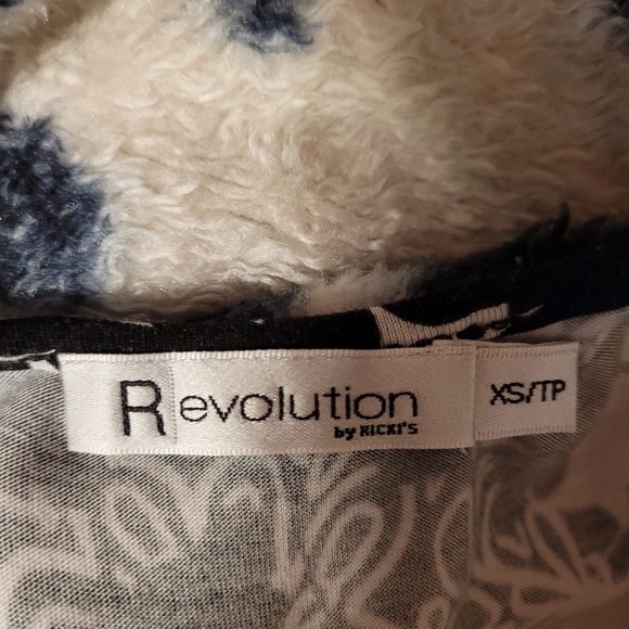 Dress with shrug - Picture 5 of 6